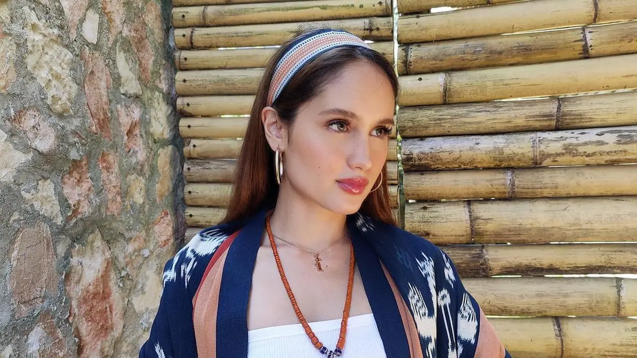 Cinta Laura