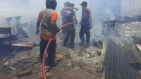 Kebakaran menghanguskan empatrumah dan 1 toko sembako di Situbondo (Istimewa)