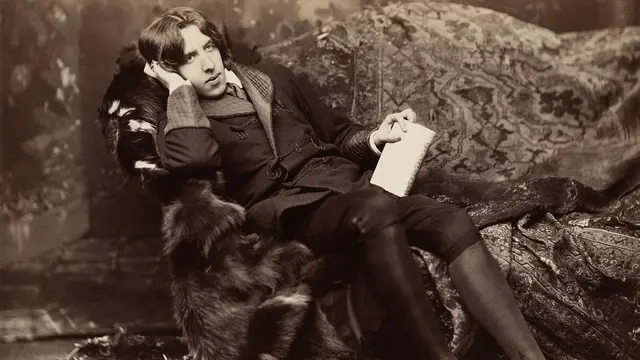 Oscar Wilde (wikimedia commons)
