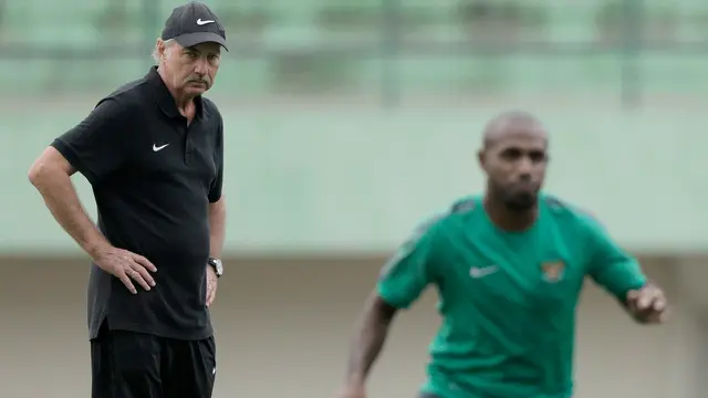 Alfred Riedl