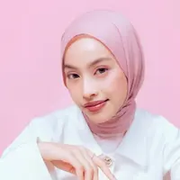 Model dari produk Wardah Moist Dew Tint (Foto dok : Wardah Cosmetics/Magnifique Indonesia).