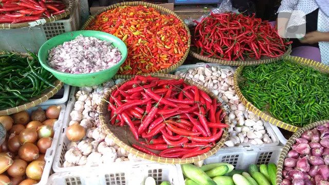Cabai, bawang, sayur di Pasar Palmerah