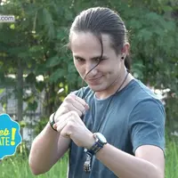 Dylan Carr ternyata berencana untuk menumbuhkan rambutnya jadi lebih panjang lagi. Meski kekasihnya, Hana Saraswati tidak pernah protes, ternyata penampilan Dylan bukanlah kriteria pria idaman Hana.  