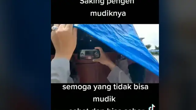 Viral, Pemudik Diciduk Petugas Usai Ketahuan Sembunyi di Dalam Truk Tertutup Terpal.