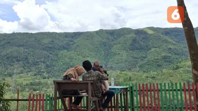 Keindahan pemandangan destinasi wisata di Panatapan Panyabungan, Mandailing Natal. Foto : (Liputan6.com/Ardi).