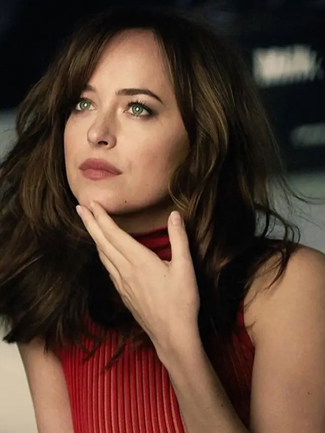 [Bintang] Dakota Johnson