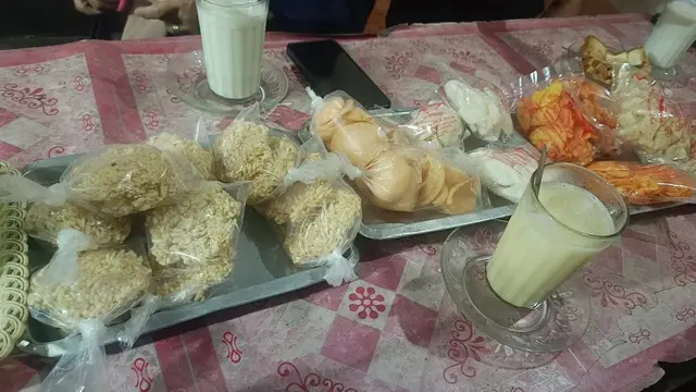 Susu Segar & Roti Bakar Pak Pur