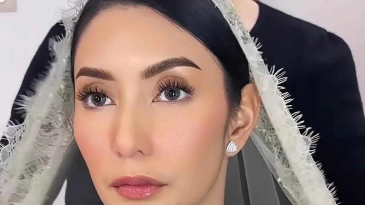 6 Gaya Tyas Mirasih Dibalut Gaun Hijau Sage saat Pengajian Jelang Pernikahan