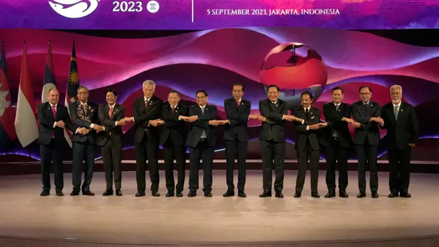 Jokowi Buka KTT ASEAN