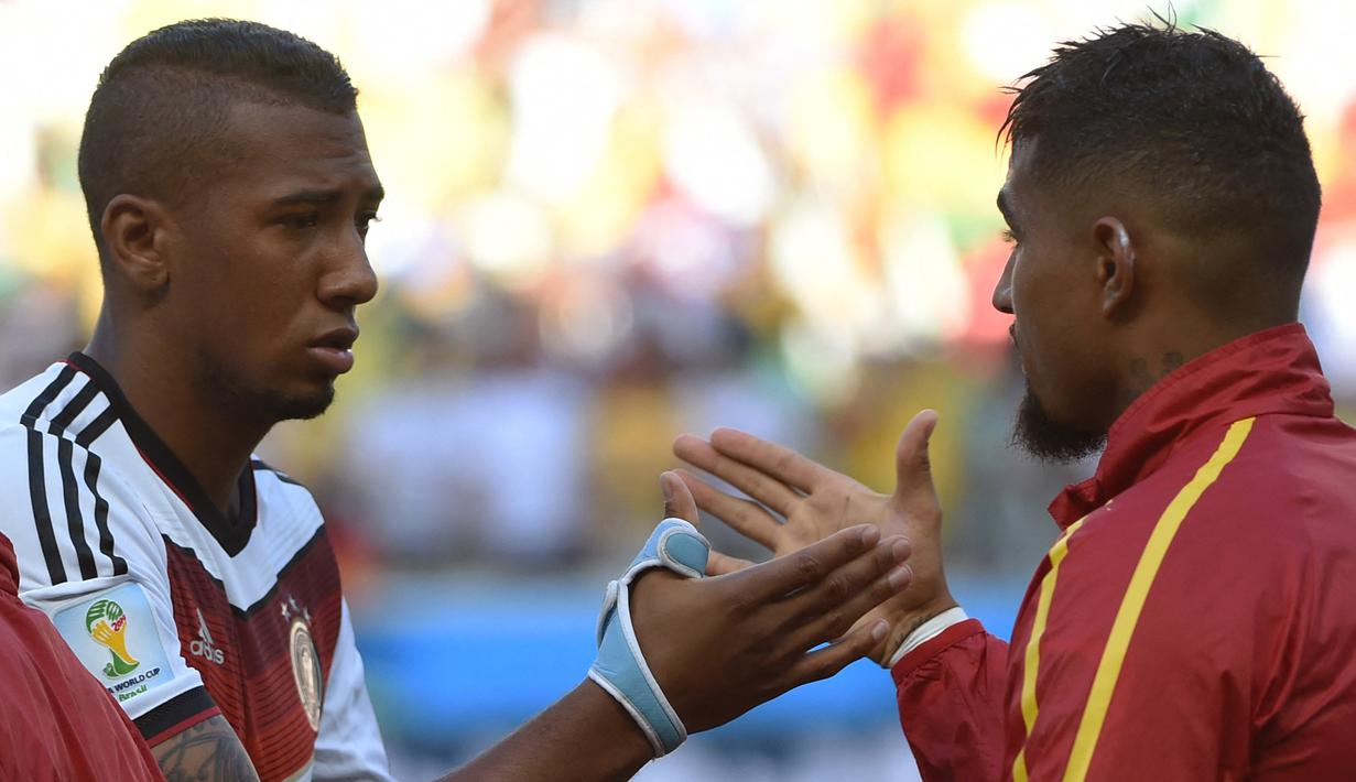 Jerome Boateng. Bek tengah Olympique Lyon ini dilahirkan dari ayah asal asal Ghana dan ibu asal Jerman. Akhirnya ia memutuskan untuk memilih memperkuat Timnas Jerman. Sementara sang adik, Kevin Prince Boateng lebih memilih membela Ghana di level internasional. (AFP/Patrik Stollarz)