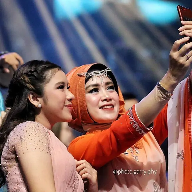 Jarang Tersosot, Ini 6 Potret Kebersamaan Tiara Andini dan Ibunda
