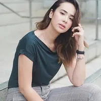 Pamela Bowie dapat pelajaran baru dalam film Hongkong Kasarung.