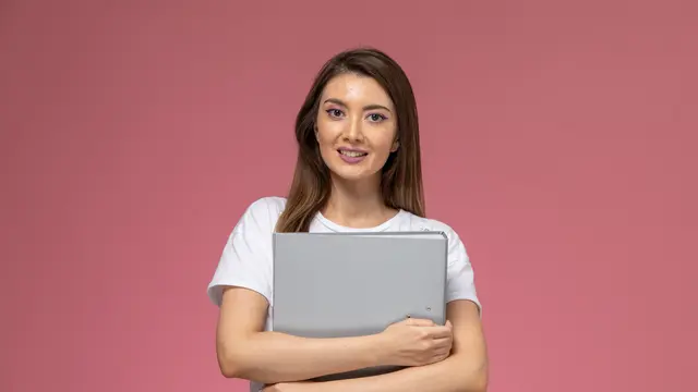 Ilustrasi Membawa Laptop