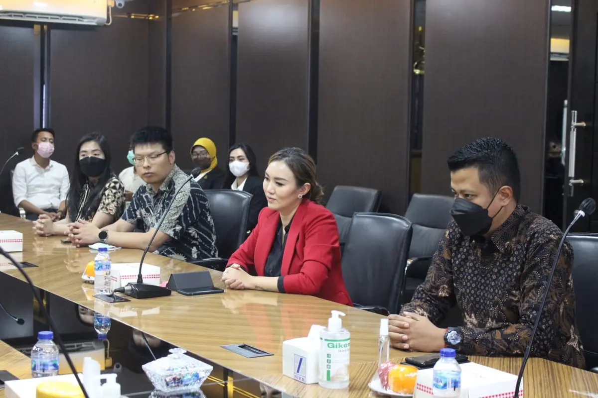 Penandatanganan Perjanjian Penggunaan Tanah Industri (PPTI) antara PT Indonesia Evergreen Pasuruan dengan PT SIER di Surabaya. (Dian Kurniawan/Liputan6.com)