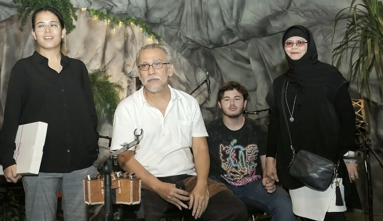 Iwan Fals, Rosana, Cikal dan Raya