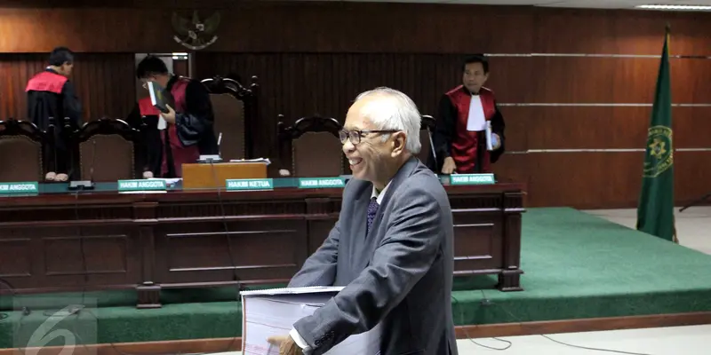 20150827-Majelis Hakim kembali Tunda Sidang Dakwaan OC Kaligis-Jakarta