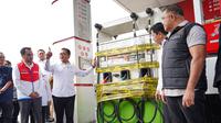 Penyegelan dispenser SPBU 34.431.11 di Jalan Alternatif Sentul, Kabupaten Bogor pada Rabu (19/03/2024). Menteri Perdagangan (Mendag) Budi Santoso, bersama Direktur Tipidter Bareskrim Polri Brigjen Polisi Nunung Syaifuddin dan Pelaksana Tugas (PLT) Direktur Utama Pertamina Patra Niaga Mars Ega Legowo Putra, hadir dalam aksi penyegelan. Dok PPN