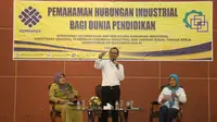 Menteri Ketenagakerjaan M. Hanif Dakhiri kembali memberikan sosialisasi pemahaman hubungan industrial kepada para pelajar.