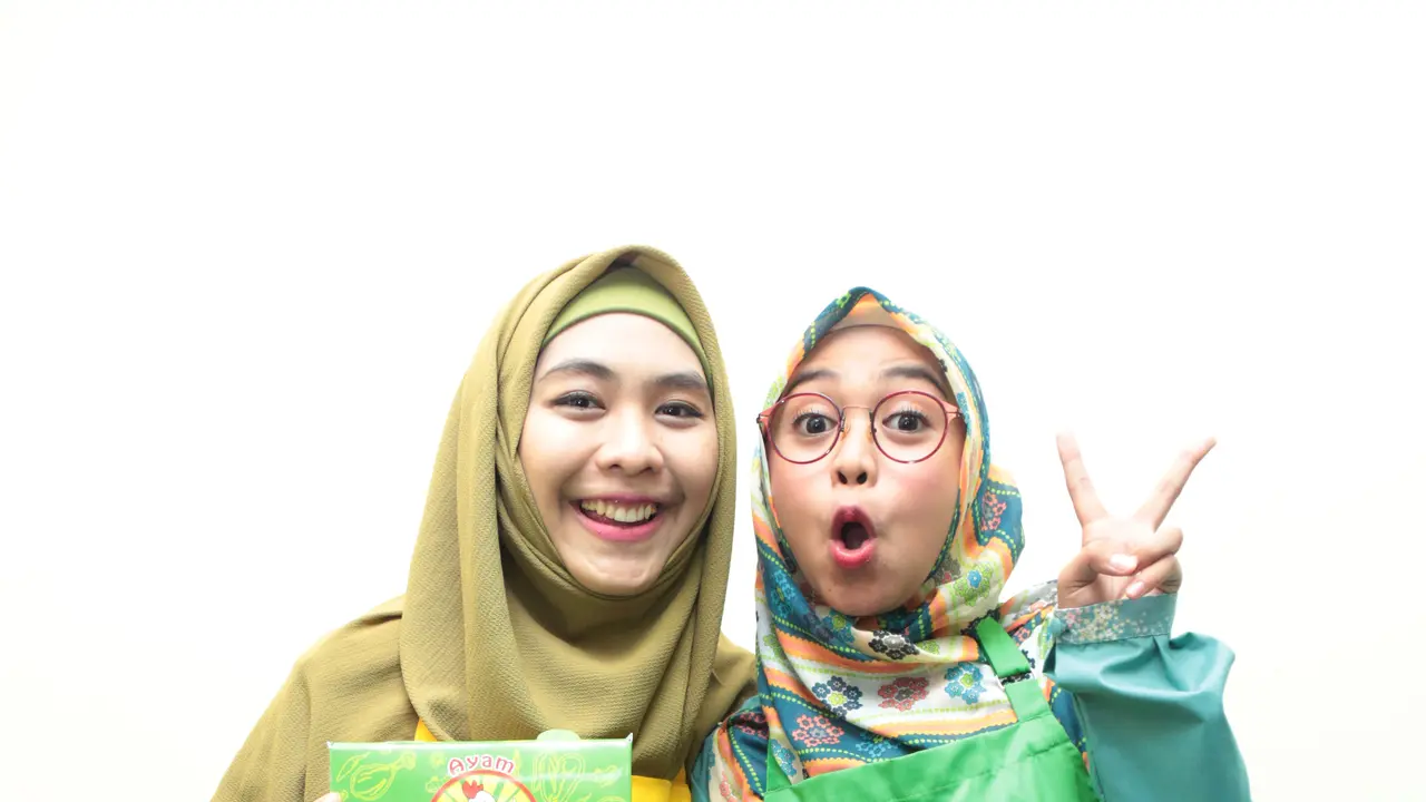 [Bintang] Ria Ricis dan Oki Setiana Dewi