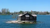 Pulau Terkecil Sebesar Rumah yang Menjadi Daya Tarik Wisatawan