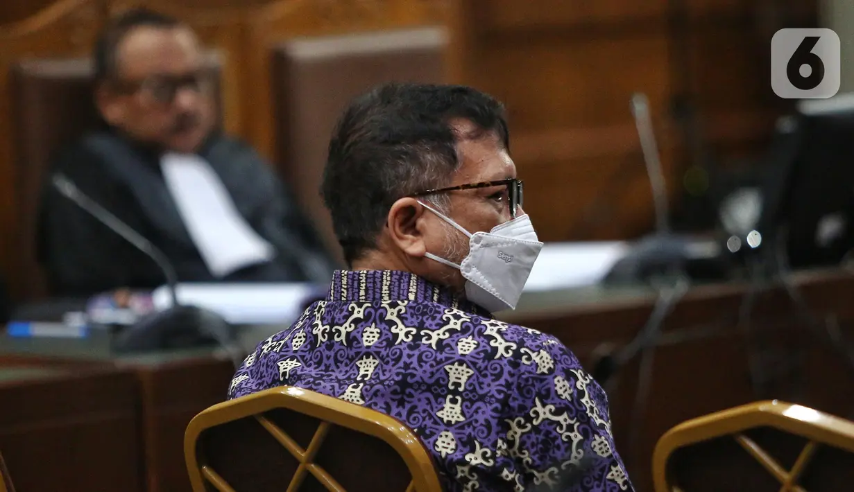 Jaksa Penuntut Umum mendakwa Zarof Ricar melakukan percobaan, pembantuan, atau pemufakatan jahat untuk melakukan tindak pidana korupsi yaitu dengan memberi atau menjanjikan sesuatu kepada hakim dalam kasus tersebut. (Liputan6.com/Angga Yuniar)
