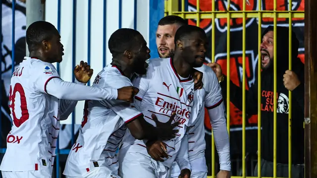 Selebrasi pemain AC Milan saat menang dramatis di kandang Empoli