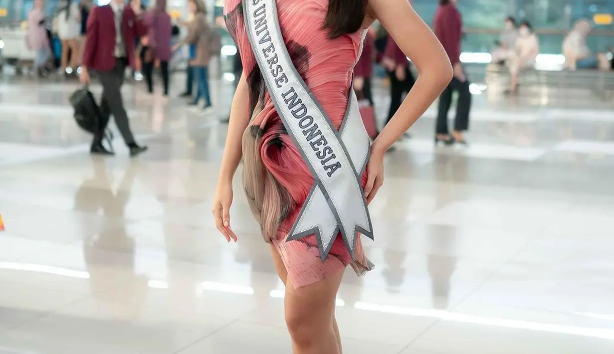 <p>Puteri Indonesia 2022 Laksmi De Neefe Suardana telah berangkat ke New Orleans. Ia akan berkompetisi di ajang Miss Universe 2022 [instagram/officialputeriindonesia]</p>