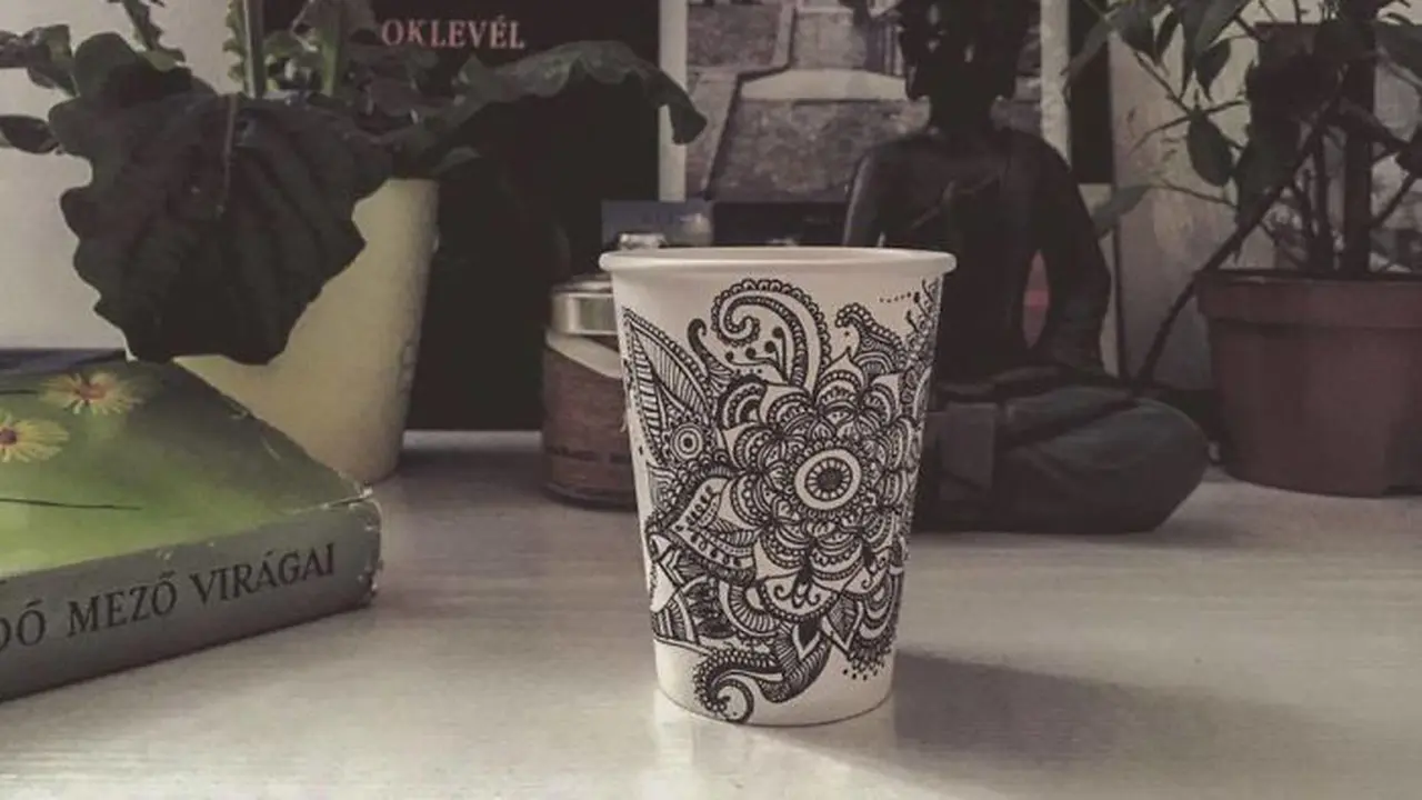 Tak Disangka, 10 Gelas Lucu Ini Rupanya Digambar Pakai Kopi