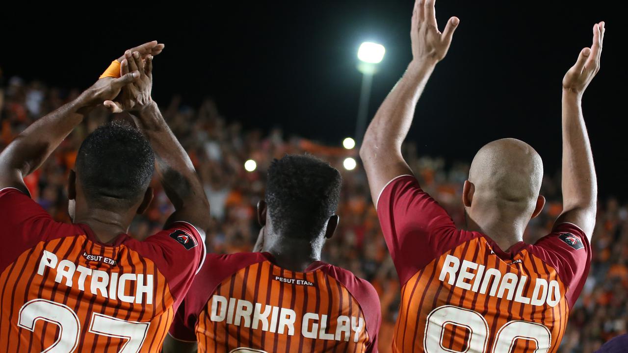 Pemain Pusamania Borneo FC (PBFC) merayakan kemenangan atas Persib Bandung pada leg pertama semifinal Piala Presiden 2017 di Stadion Segiri, Samarinda, Kamis (2/3/2017). 