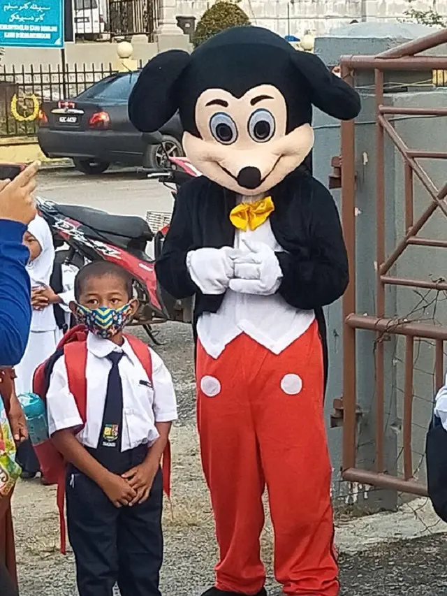Kreatif, 7 Potret Maskot Untuk Sambut Anak Sekolah di Malaysia