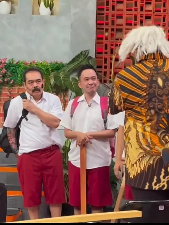 8 Potret Adam Suseno Suami Inul Daratista saat Cosplay, Bikin Geleng Kepala