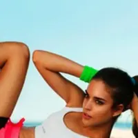 Beberapa gerakan olahraga sederhana yang bisa dilakukan sehari-hari membantu Anda mendapatkan bentuk tubuh sesuai harapan.