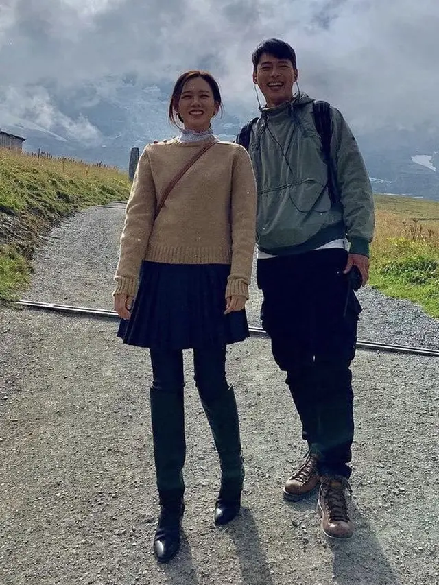 10 Outfit Hyun Bin Ketika Bersama Calon Istri Son Ye Jin