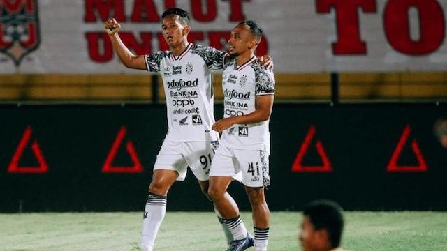 Pemain Bali United Muhammad Rahmat merayakan gol ke gawang Malut United di BRI Liga 1 2024/2025, Sabtu (21/9/2024) malam WIB. (c) Dok. Bali United