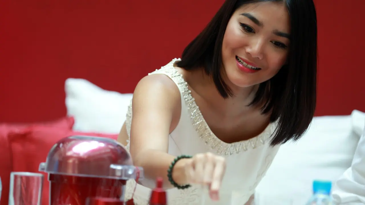 [Bintang] Dominique Diyose
