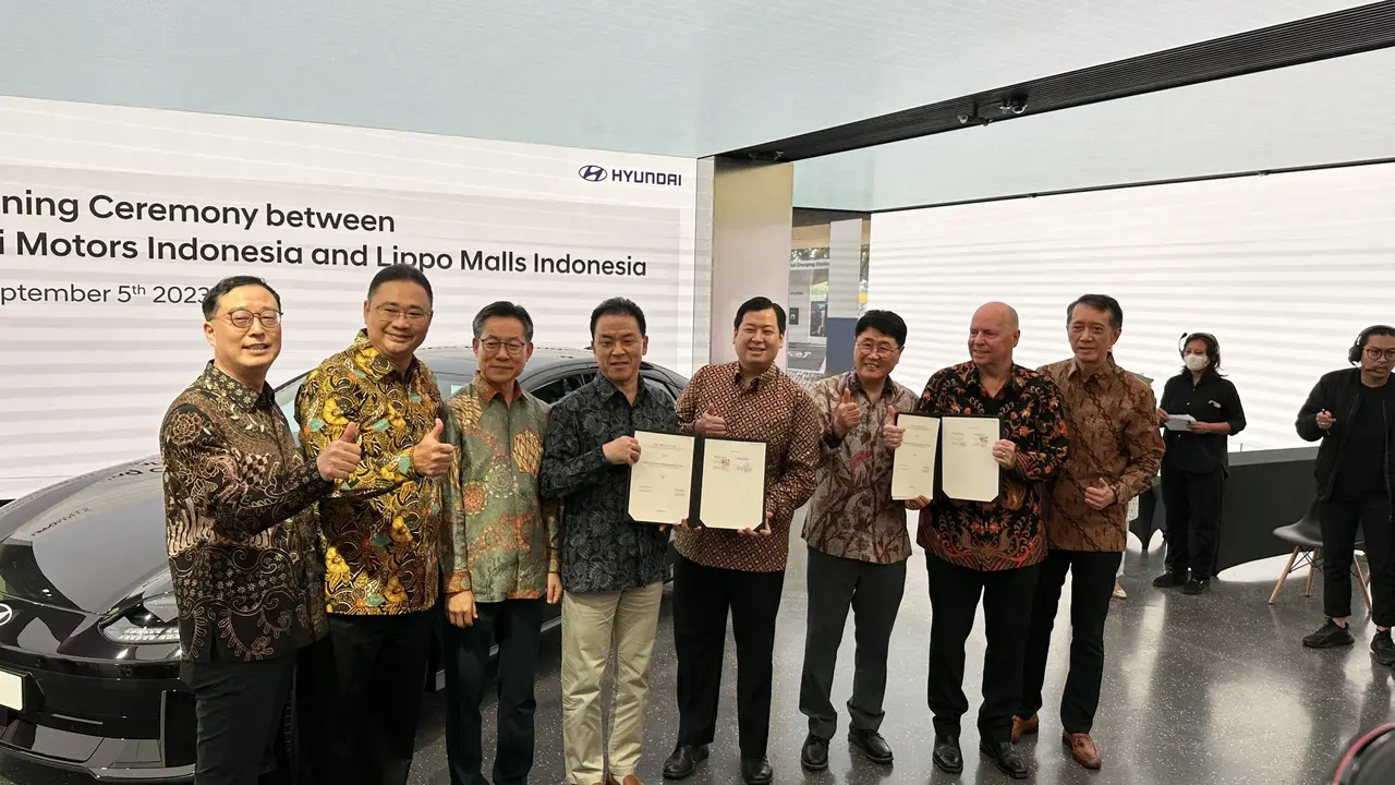 Penandatangan MoU Hyundai dengan Lippo Mall
