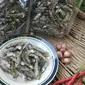 Goreng ikan bilih khas Ranah Minang. (Liputan6.com/ Rani Delvia)