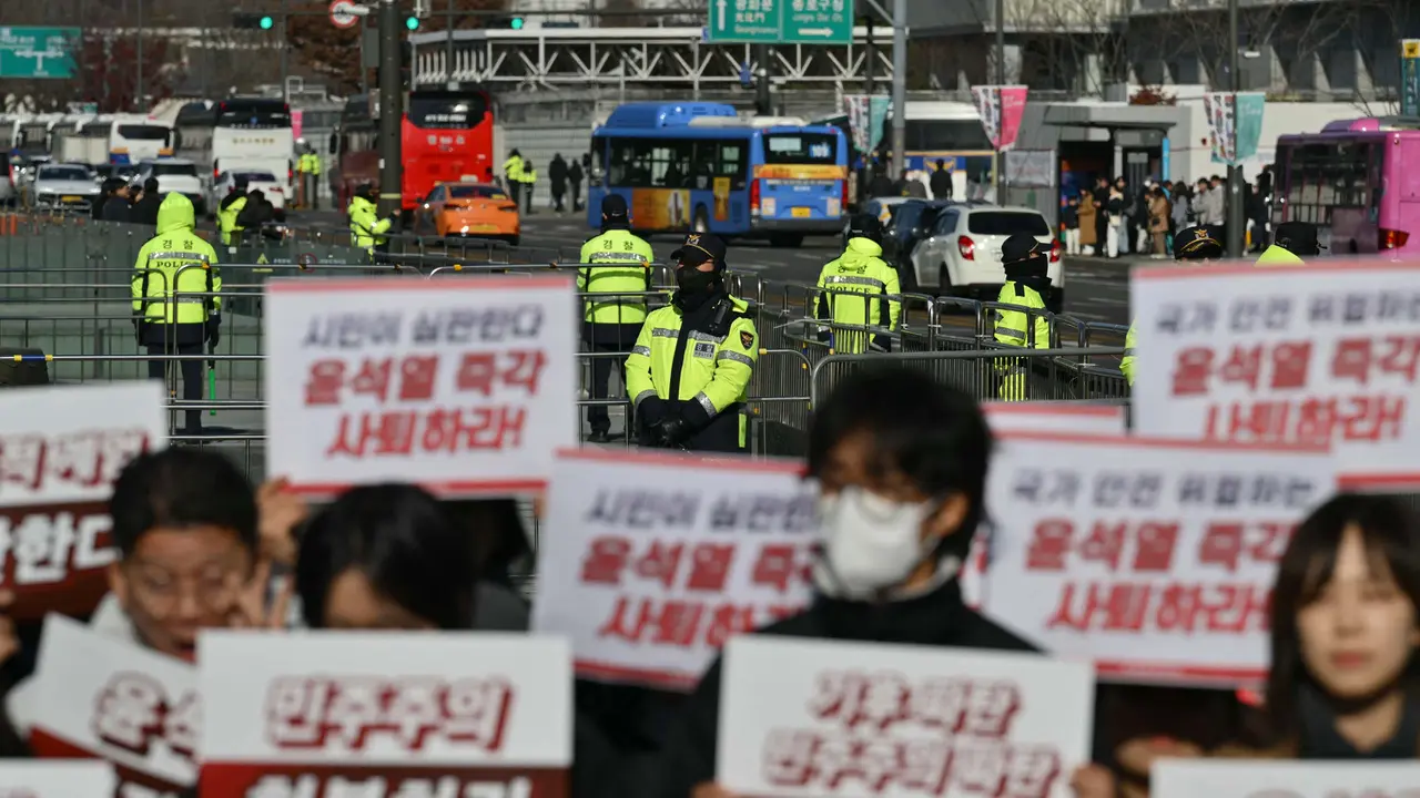 Darurat Militer Dicabut, Pengunjuk Rasa Desak Presiden Korea Selatan Yoon Suk Yeol Mundur