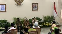 Wakil Presiden (Wapres) Ma’ruf Amin memberikan arahan kepada para penyuluh agama, da’i, dan da’iyah di seluruh Indonesia untuk berpartisipasi aktif dalam percepatan penurunan stunting di Istana Wakil Presiden, Kamis (6/10/2022). (Liputan6.com/Delvira Hutabarat)