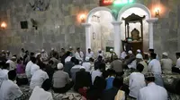 Depresi Akibat Tekanan Hidup Bisa Hilang dengan Salat Subuh