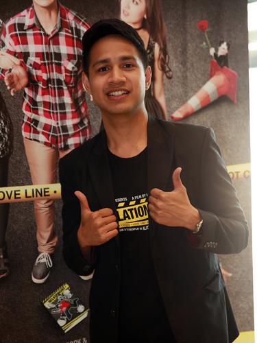 Cium Lelaki Di Relationshit Jovial Da Lopez Diprotes Kekasih News Entertainment Fimela Com