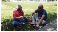Mantan kiper Persib Bandung saat berbincang dengan Jurnal Opah. (Youtube Jurnal Opah)