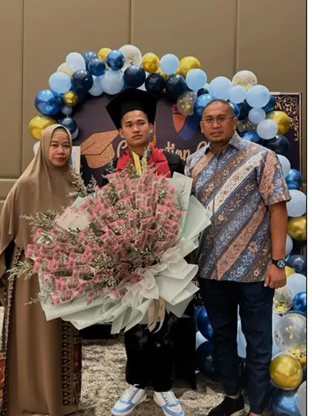 6 Momen Ammar Adik Azizah Salsha Wisuda Kelulusan SMA, Banjir Ucapan Selamat