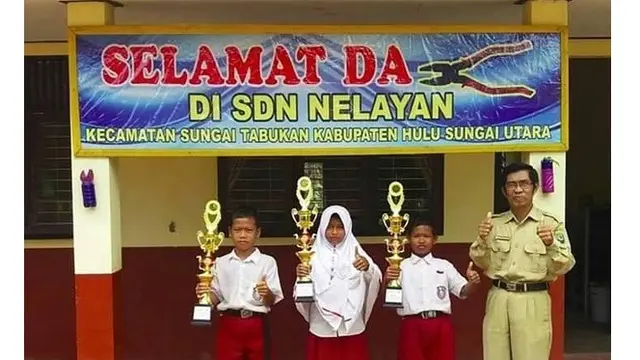 6 Potret Spanduk Gaul Ini Sukses Bikin Geregetan, Bikin Mikir