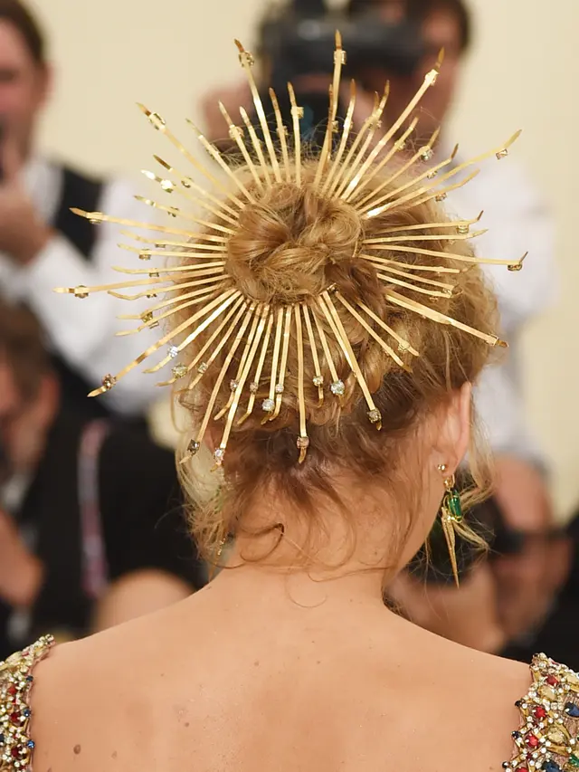 [Bintang] Blake Lively