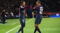 Neymar menjadi bintang kemenangan PSG saat menggilas Dijon. (AFP/Christophe Archambault)