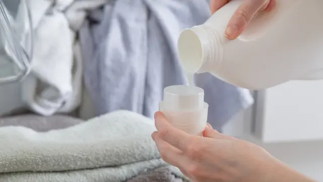 Sambut Ramadan, Begini Tips Merawat Pakaian Hijab dengan Mesin Cuci yang Tepat