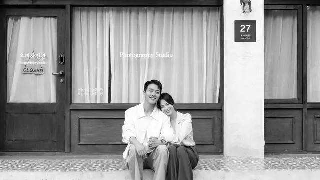 11 Inspirasi Gaya Rambut Song Hye Kyo dengan Poni Tanggung yang Bikin Awet Muda