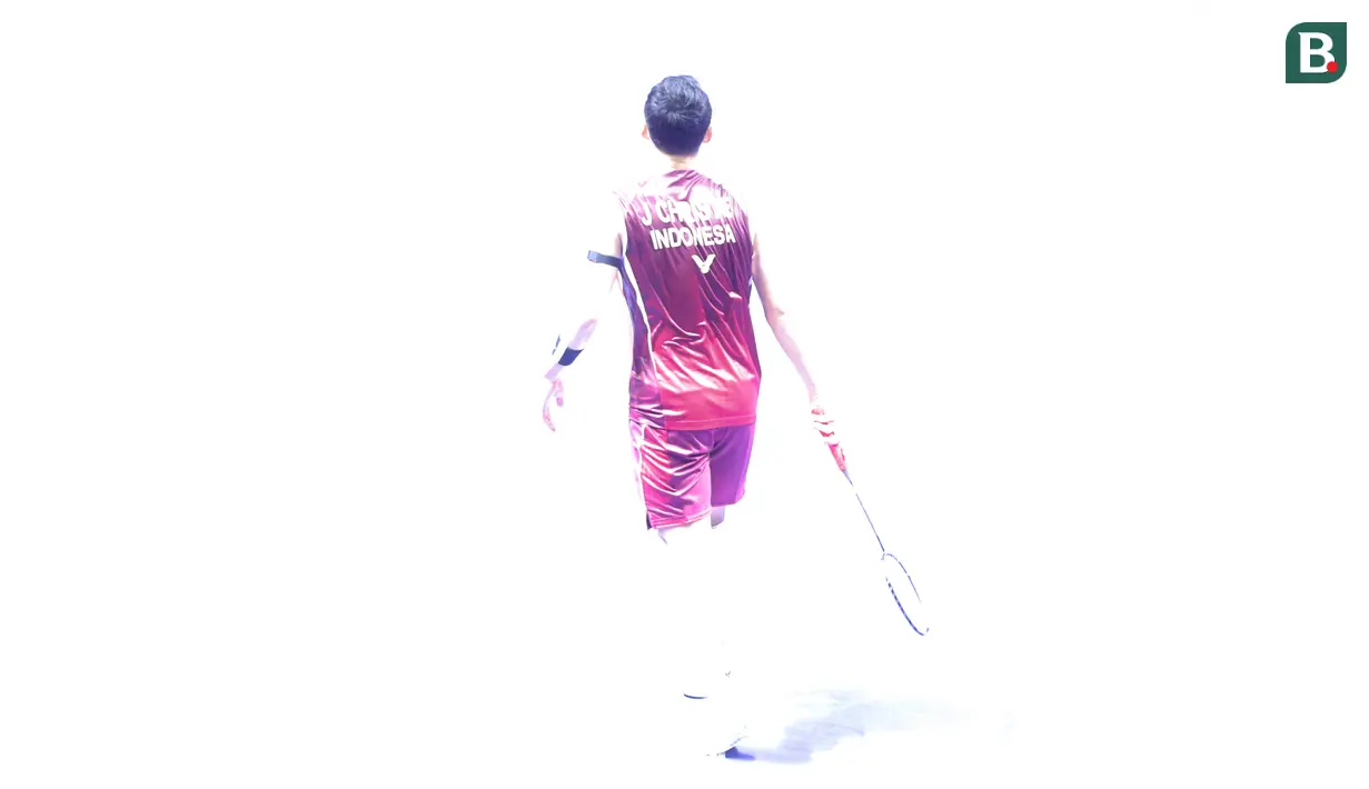 Pebulu tangkis tunggal putra Indonesia, Jonatan Christie saat laga 32 besar Indonesia Open 2025 melawan wakil Singapura, Jia Heng Jason Teh di Istora Senayan, Jakarta, Selasa (03/06/2025). (Bola.com/Bagaskara Lazuardi)