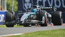 Pembalap Mercedes, George Russell, menjalani sesi kualifikasi F1 GP Kanada 2025 di Sirkuit Gilles-Villeneuve, di Montreal, Kanada, Minggu (15/6/2025) dini hari WIB. (Geoff Robins / AFP)